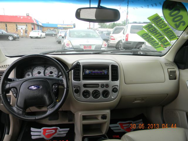 2004 Ford Escape Super