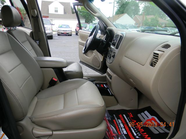 2004 Ford Escape Super