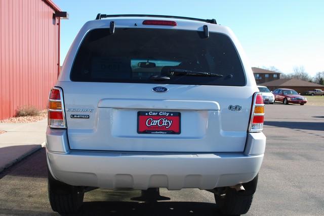 2004 Ford Escape SLT 25