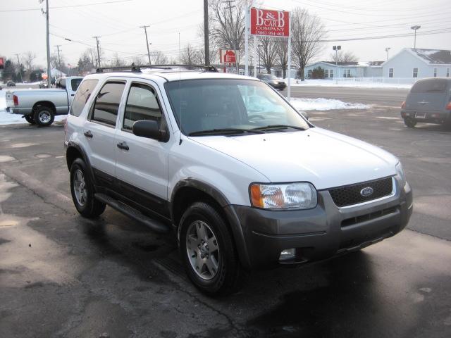 2004 Ford Escape ESi