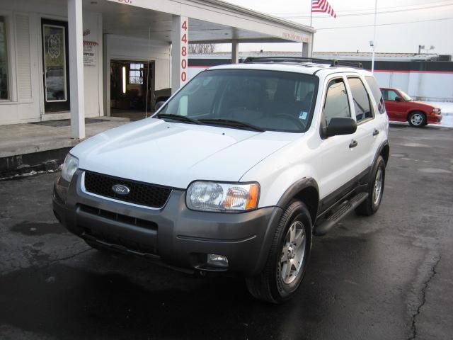 2004 Ford Escape ESi