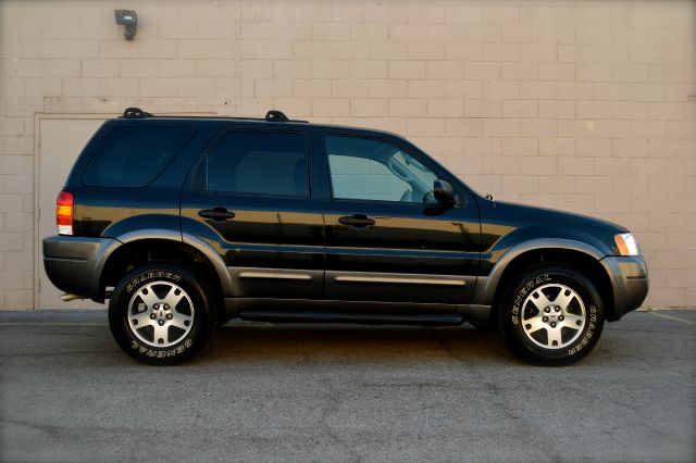 2004 Ford Escape 4WD LS 4x4 Coupe