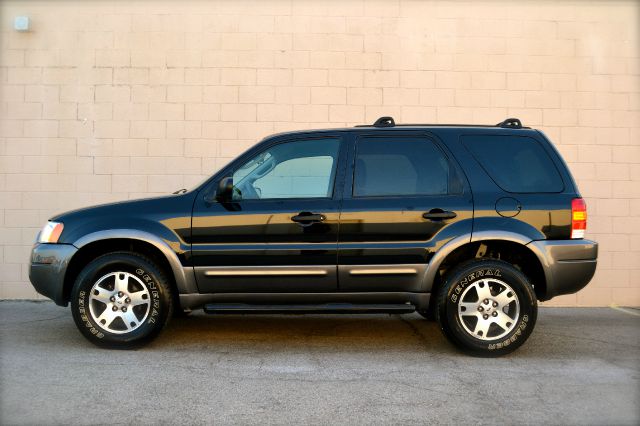 2004 Ford Escape 4WD LS 4x4 Coupe