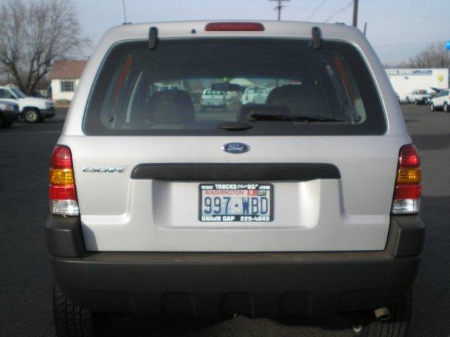 2004 Ford Escape XLS