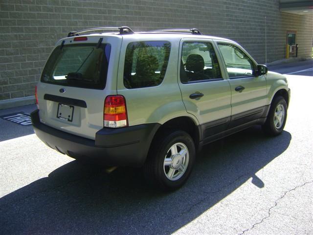 2004 Ford Escape XLS