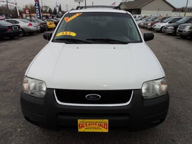 2004 Ford Escape ESi