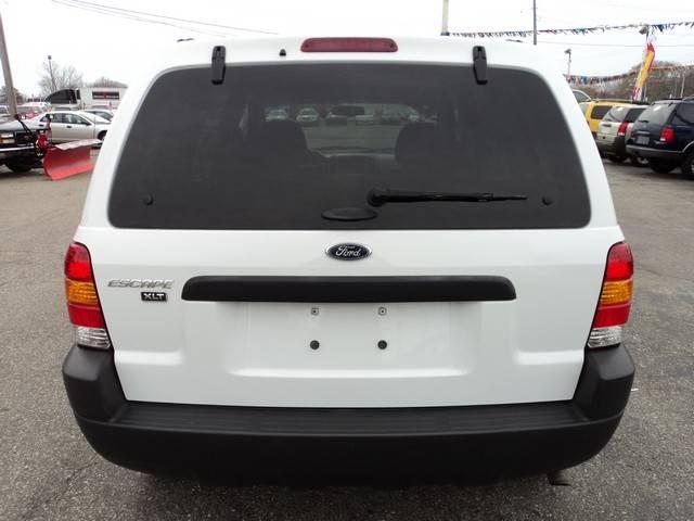 2004 Ford Escape ESi