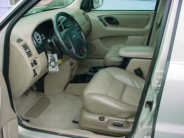 2004 Ford Escape Super