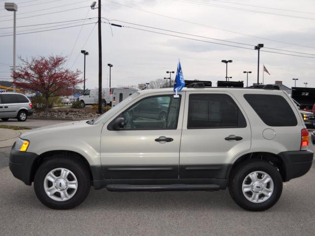 2004 Ford Escape ESi