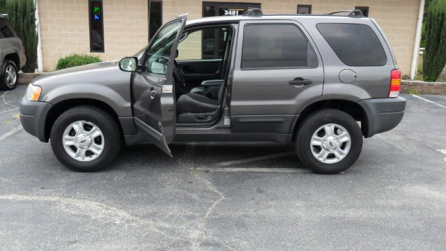 2004 Ford Escape SL 4x4 Regular Cab