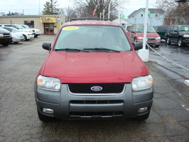 2004 Ford Escape ESi