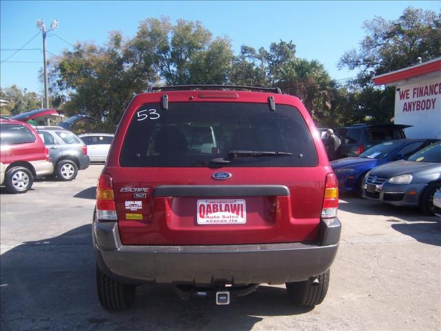 2004 Ford Escape ESi