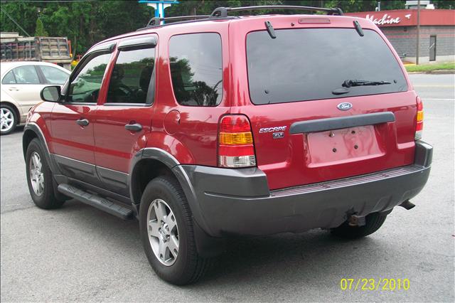 2004 Ford Escape ESi