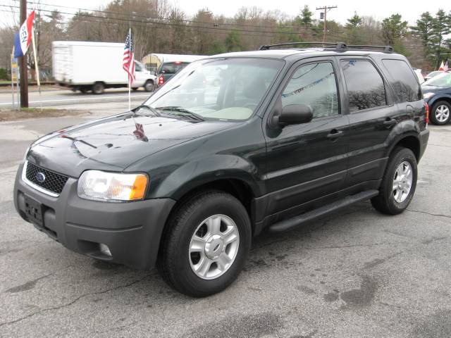 2004 Ford Escape ESi