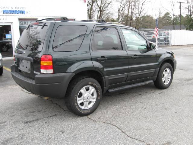 2004 Ford Escape ESi