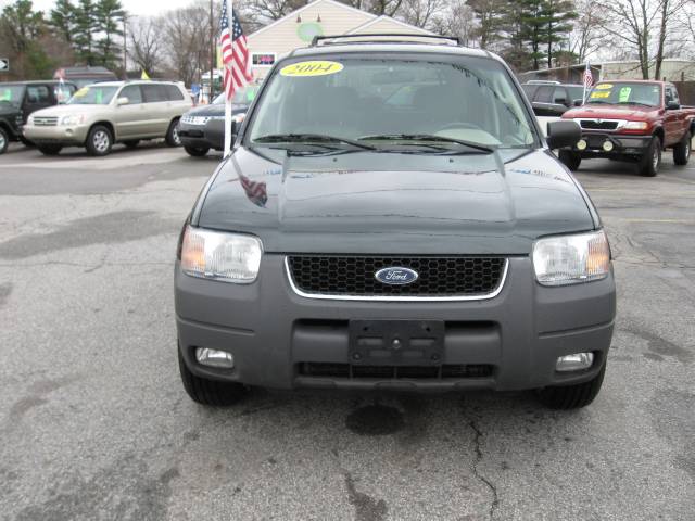 2004 Ford Escape ESi