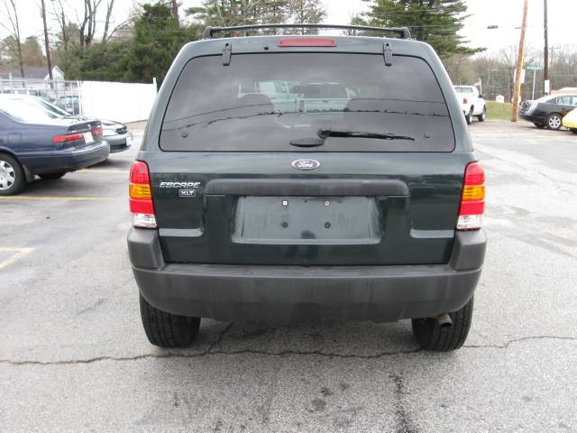 2004 Ford Escape ESi