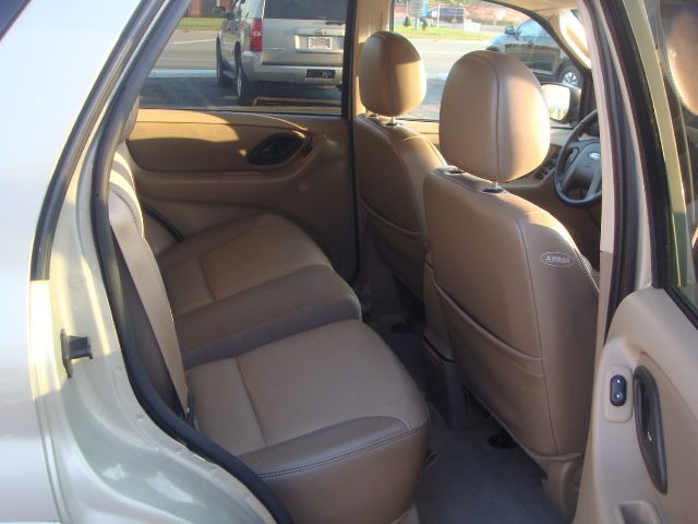 2004 Ford Escape Super