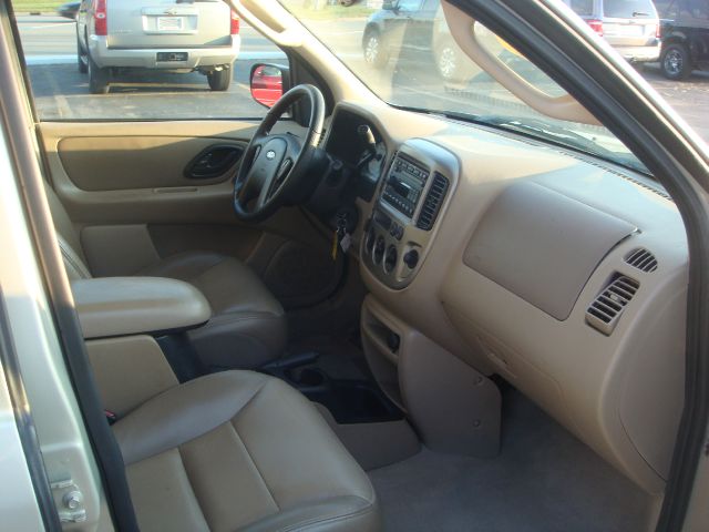 2004 Ford Escape Super