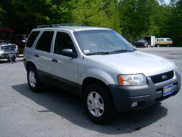 2004 Ford Escape ESi