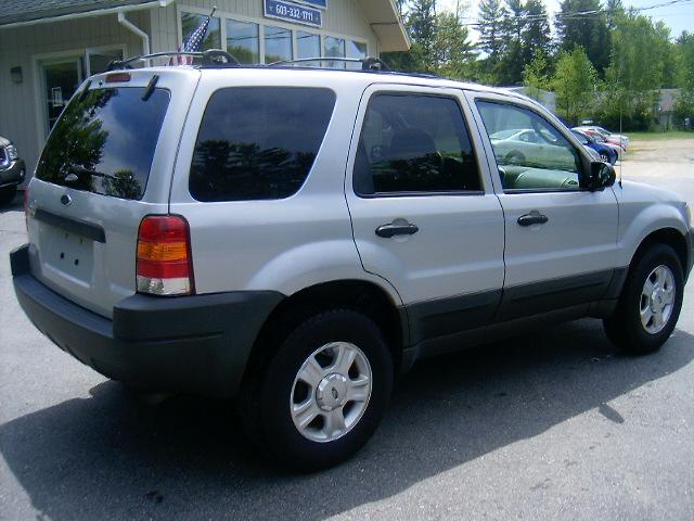 2004 Ford Escape ESi