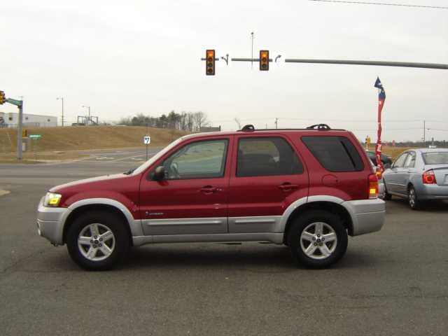 2005 Ford Escape ESi