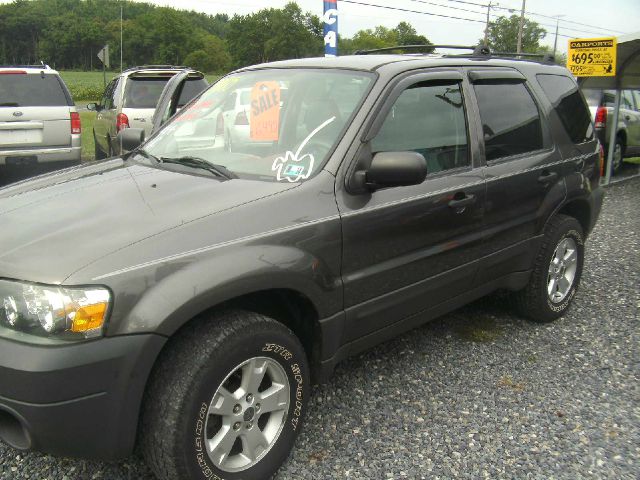 2005 Ford Escape Unknown