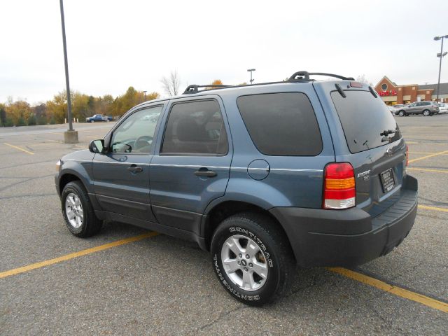 2005 Ford Escape SL 4x4 Regular Cab