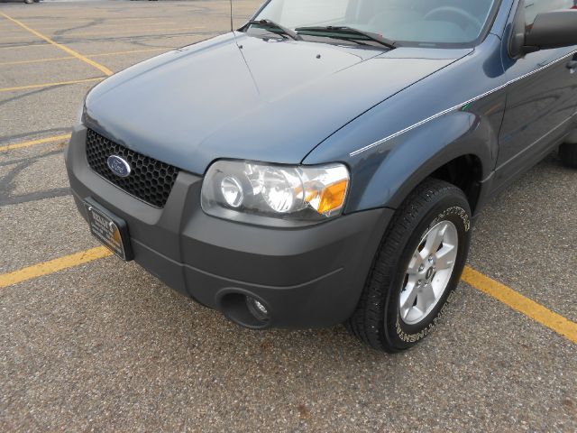 2005 Ford Escape SL 4x4 Regular Cab