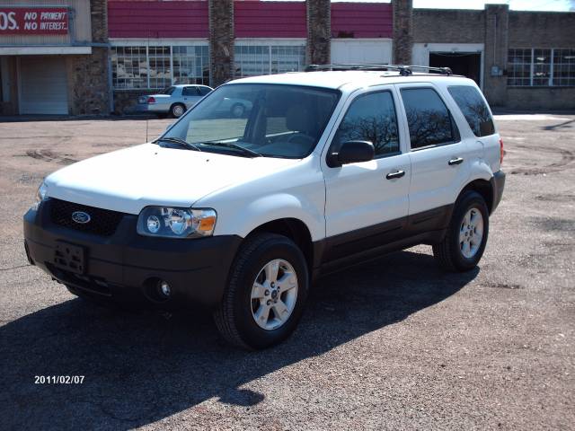 2005 Ford Escape ESi