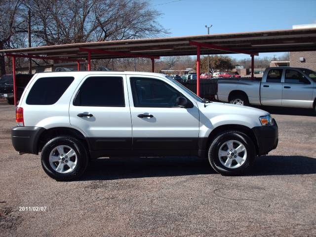 2005 Ford Escape ESi