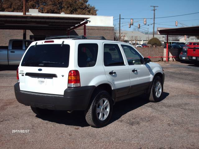 2005 Ford Escape ESi