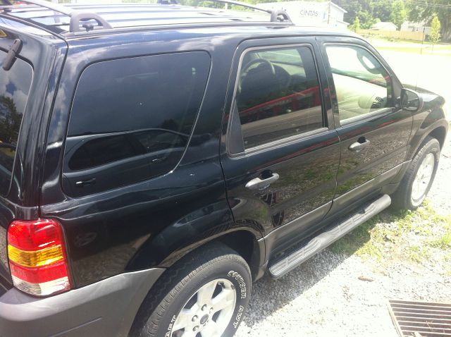 2005 Ford Escape SL 4x4 Regular Cab