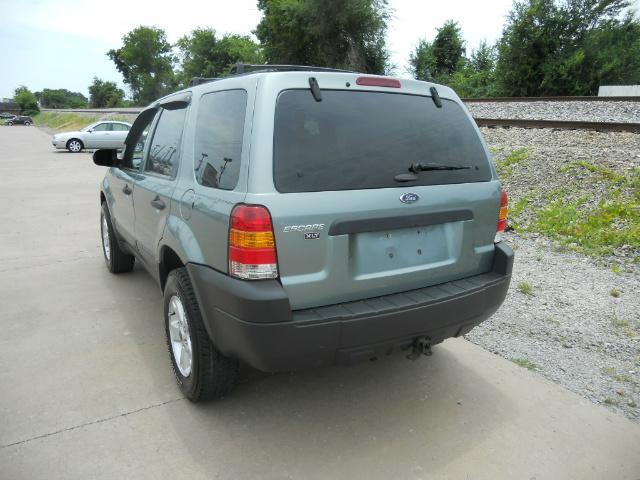 2005 Ford Escape SLT- R. Cab - 8Bed 4x4