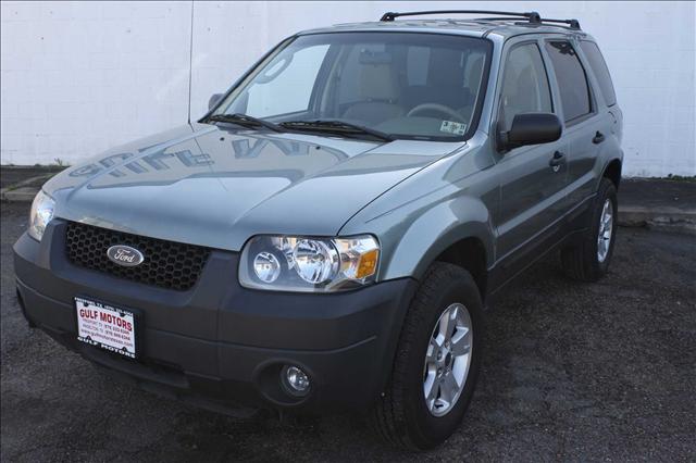 2005 Ford Escape ESi