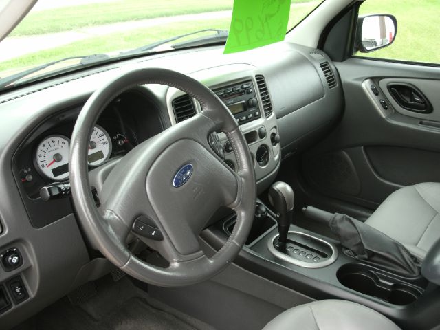 2005 Ford Escape SL 4x4 Regular Cab