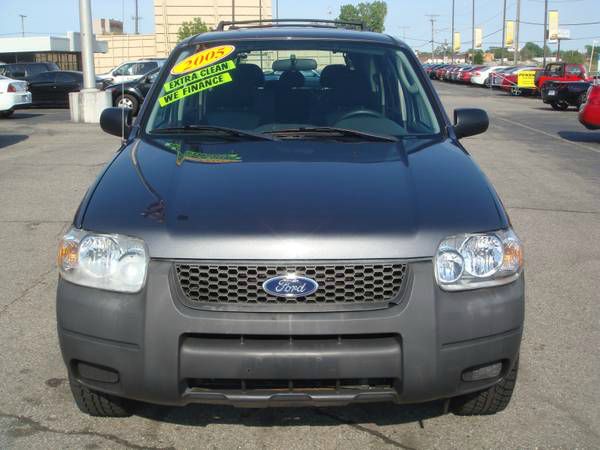 2005 Ford Escape Reg Cab 159.5 WB C5B