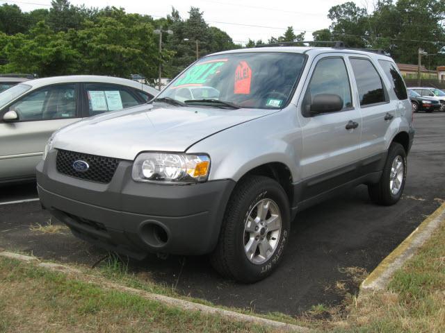 2005 Ford Escape ESi