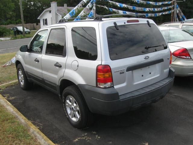 2005 Ford Escape ESi