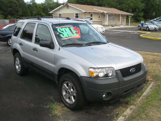 2005 Ford Escape ESi