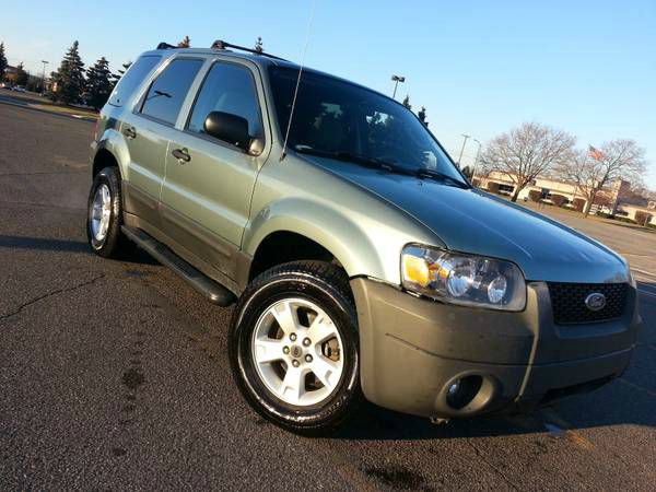 2005 Ford Escape SL 4x4 Regular Cab