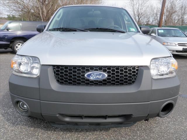 2005 Ford Escape ESi