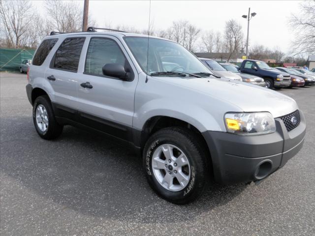 2005 Ford Escape ESi