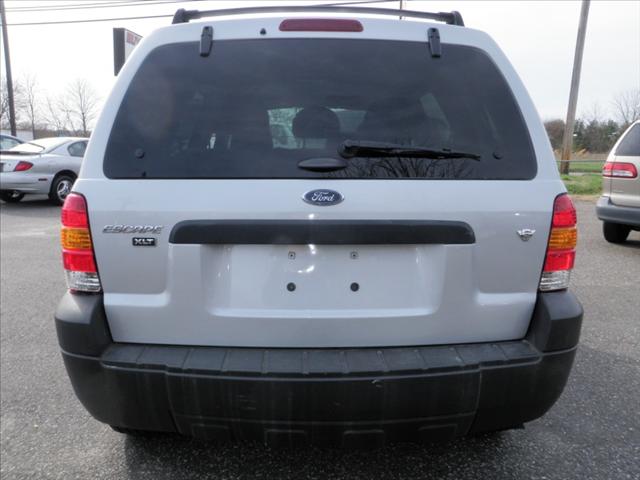 2005 Ford Escape ESi