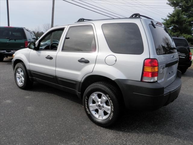 2005 Ford Escape ESi