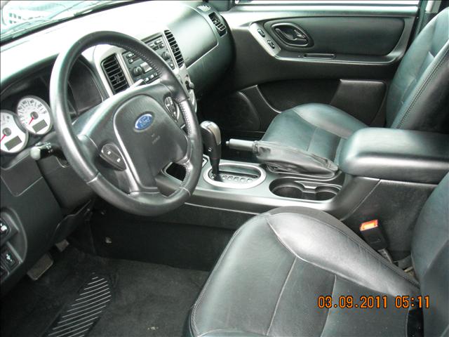 2005 Ford Escape SLT 25