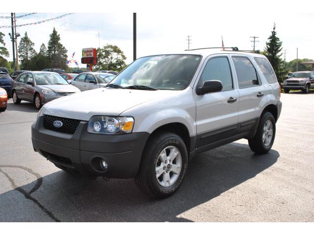 2005 Ford Escape ESi