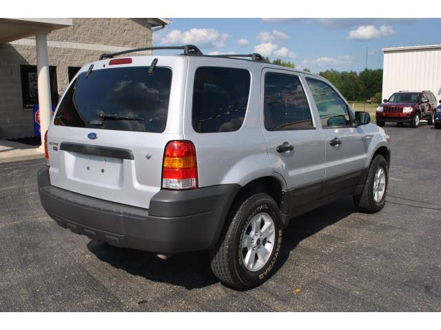 2005 Ford Escape ESi