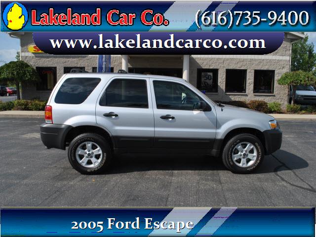 2005 Ford Escape ESi