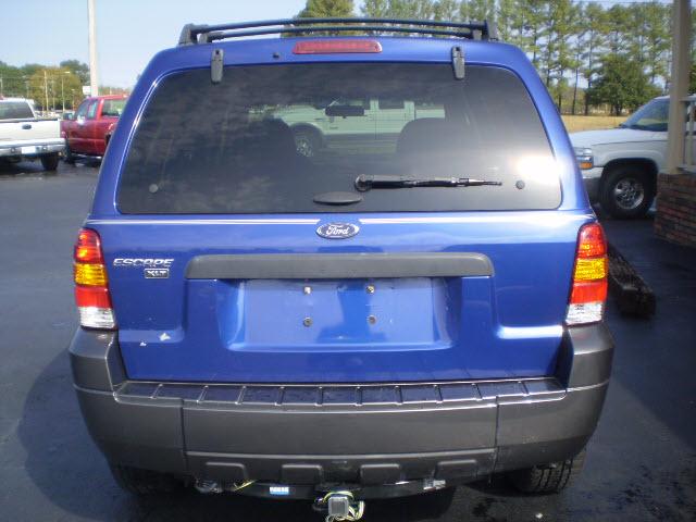 2005 Ford Escape ESi